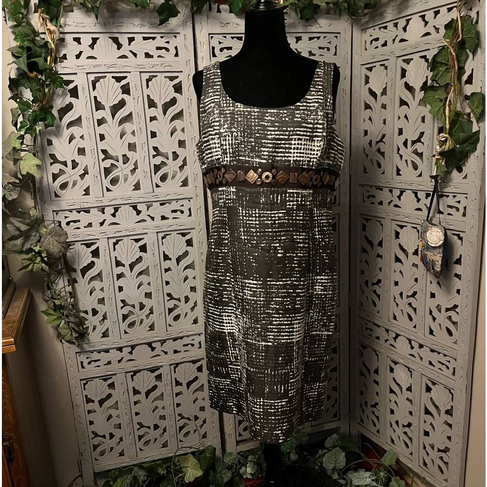 ELLEN TRACY EXCELLENT BROWN TAUPE & CREAM ACCENTS SLEEVELESS MIDI DRESS